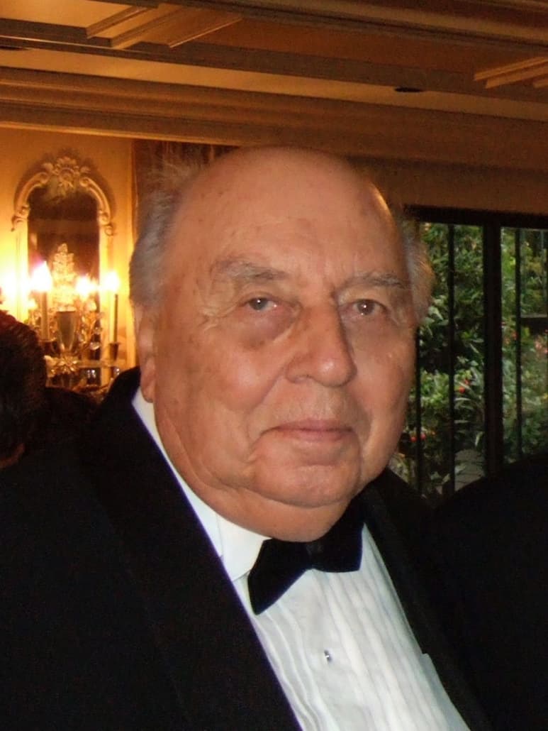 Don Roberto Elías Thomé Valenzuela.