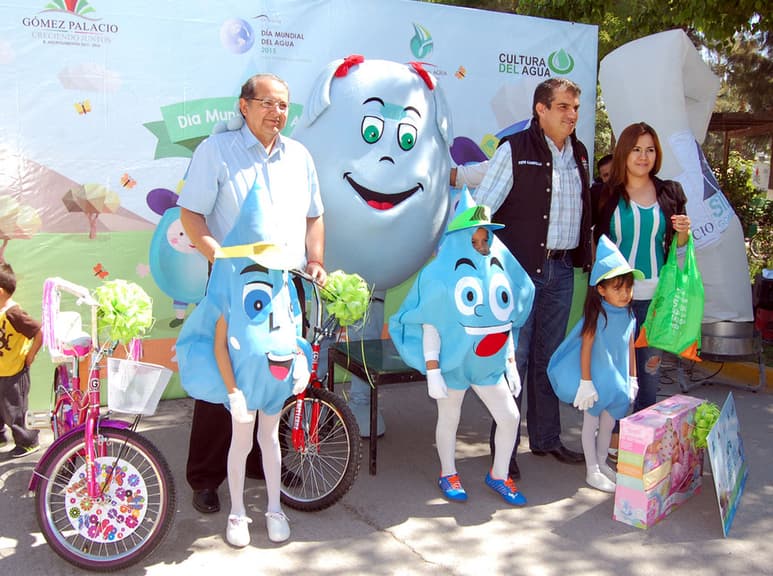 Concurso. Premian a los mejores disfraces con motivo del Día Mundial del Agua. (EL SIGLO DE TORREÓN)