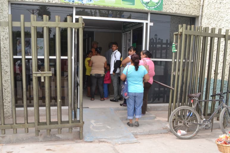 Atención. La Unidad de Medicina Familiar número 83 del IMSS carece de infraestructura. (ANGÉLICA SANDOVAL)