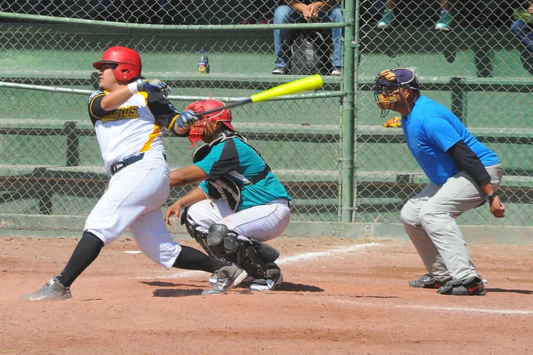 El equipo de beisbol varonil Gatos Negros del Instituto Tecnológico de La Laguna obtuvo ayer su pase a la ronda de semifinales de los Juegos Intertecnológicos en su fase regional.