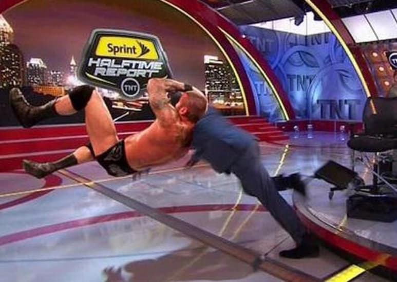 El propio O'Neal, tomando con humor el incidente, ofreció 500 dólares a quien realizara el mejor meme de su caída. (TWITTER)