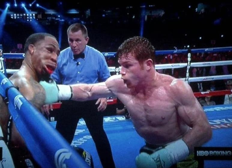 El boxeador mexicano Saúl “Canelo” Álvarez tuvo una impresionante aparición este 2015, al noquear en el tercer round al estadounidense James Kirkland. (TWITTER)