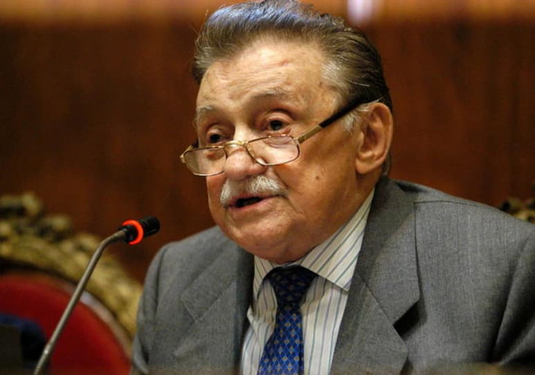 Mario Benedetti, quien falleció el 17 de mayo de 2009 en Montevideo, conformó una obra de más de 80 libros, entre cuentos, novelas, ensayos y poemas. (ARCHIVO)