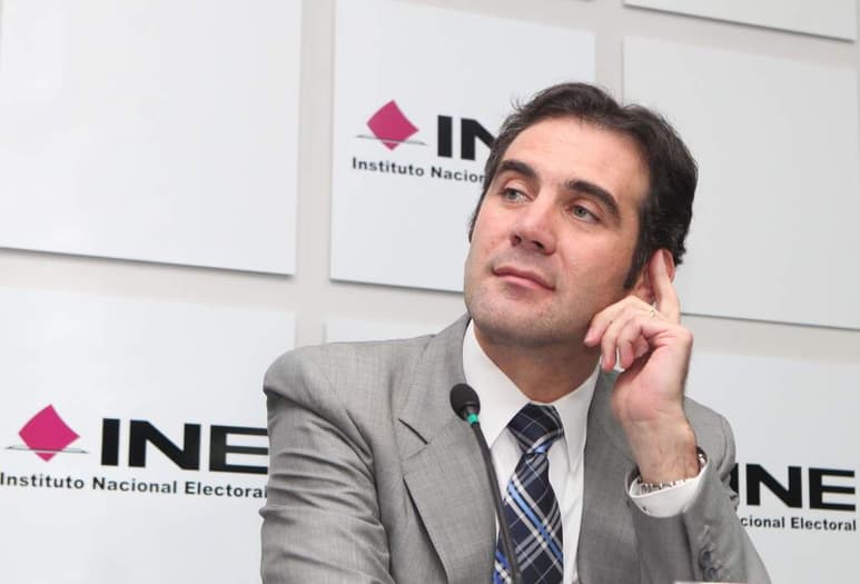 En el audio divulgado en redes sociales, el presidente del INE alude a una capacitación en materia electoral para dirigentes indígenas del central estado de Guanajuato, de quienes se burla por su forma de hablar. (Archivo)