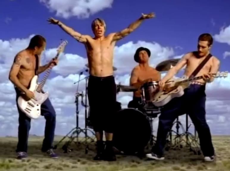 El vido de los Red Hot Chili Peppers tiene más de 160 millones de reproducciones en YouTube. (Especial)