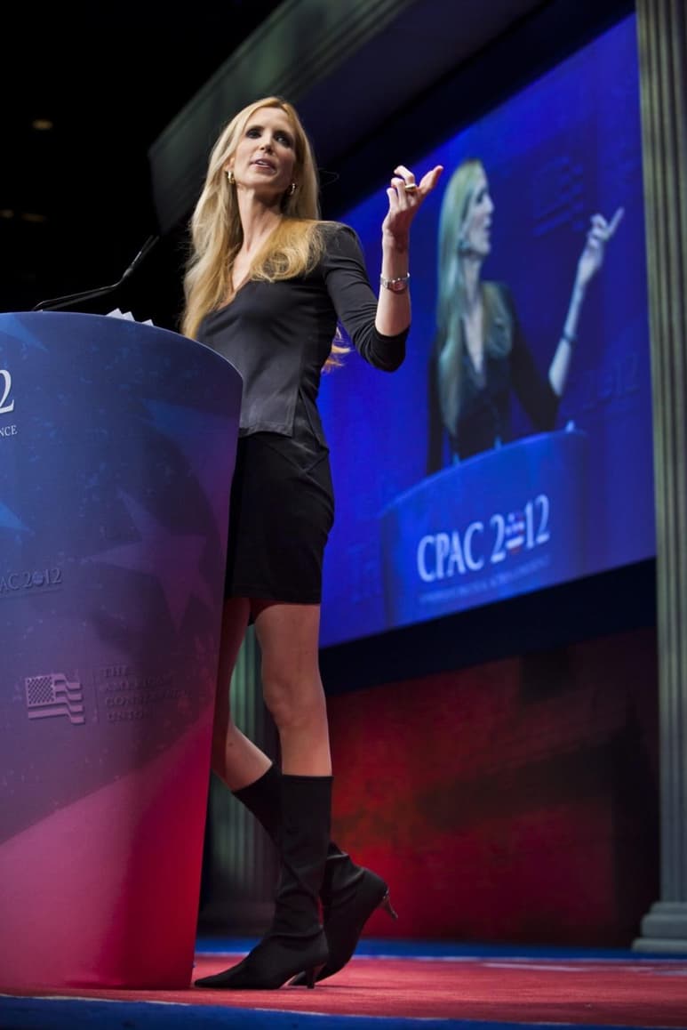 La columnista ultra conservadora Ann Coulter aseguró que los estadounidenses deberían tener más miedo de los migrantes mexicanos que el Estado Islámico. (ARCHIVO)