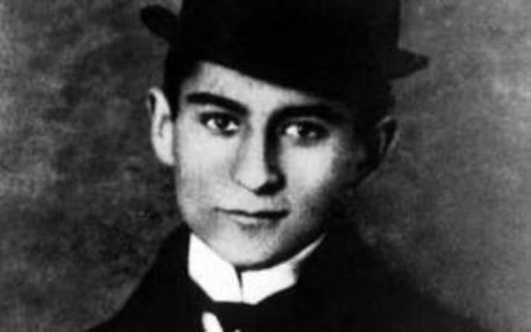 Franz Kafka, una de las figuras más importantes de la escritura alemana, falleció el 3 de junio de 1924 en Austria, dejando uno de los legados literarios más influyentes y originales del siglo XX. (IMAGEN TOMADA DE INTERNET)