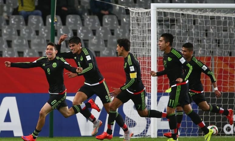 El combinado tricolor, que vistió de negro, fue superior al “equipo de la rosa” en la mayor parte del encuentro y al final lo pudo reflejar en el marcador con la ajustada victoria. (TWITTER)