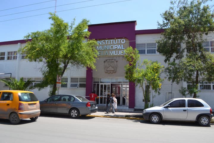 IMM. Instituto de la Mujer apoya para terminar prepa.