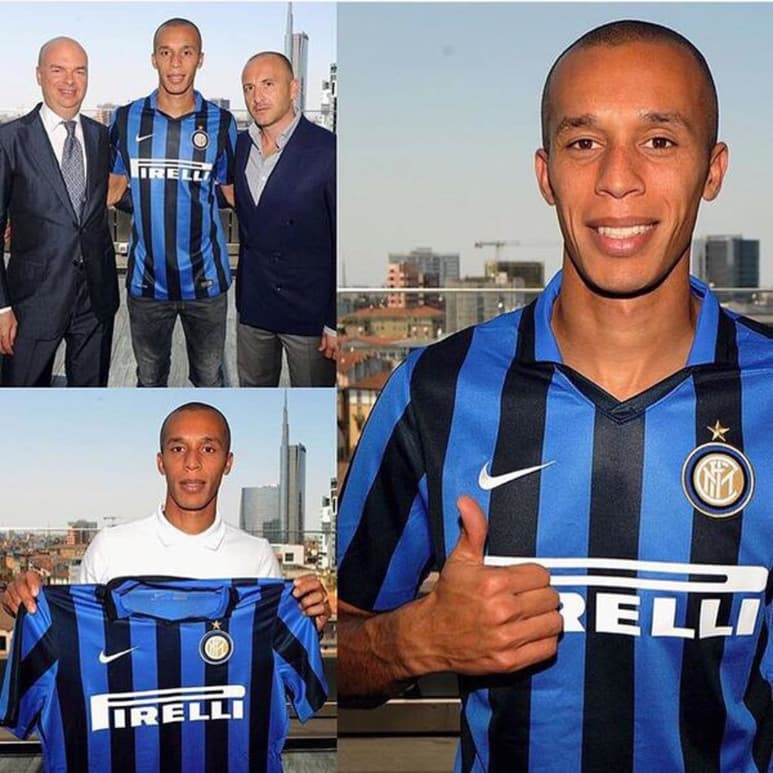 El central de la verdeamarela, firmó un contrato con el club italiano hasta el 2018, con opción a prórroga hasta 2019. (TWITTER)