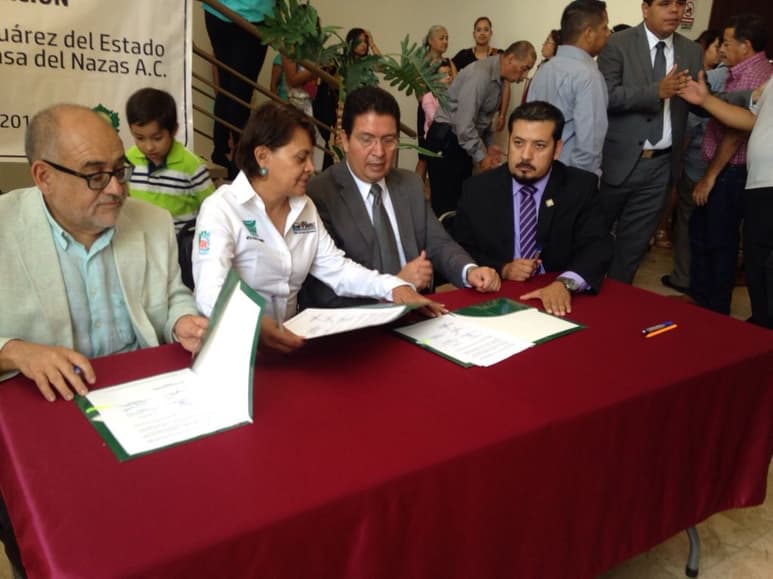 En la firma del convenio estuvieron presentes el presidente de la asociación el doctor Francisco Valdes Perezgasga y la directora del Parque Estatal Cañón de Fernández, Gladis Aguirre Balzar.