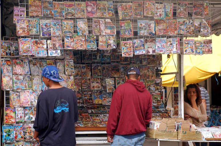 El análisis se basa en una encuesta realizada por ambos organismos entre mil 500 personas mayores de 15 años en 5 regiones del país que admitieron haber consumido algún producto imitación o pirata en el último año. (Archivo)