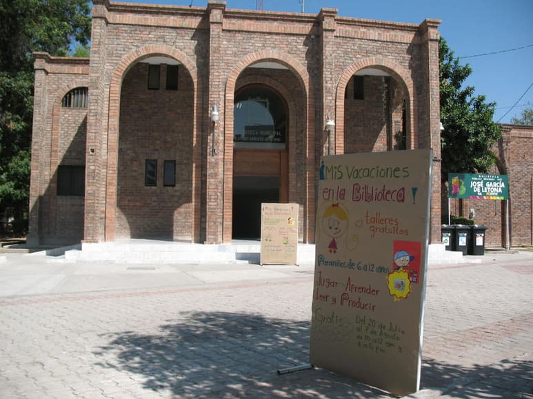 Opción. La biblioteca también es un buen destino para estas vacaciones.
