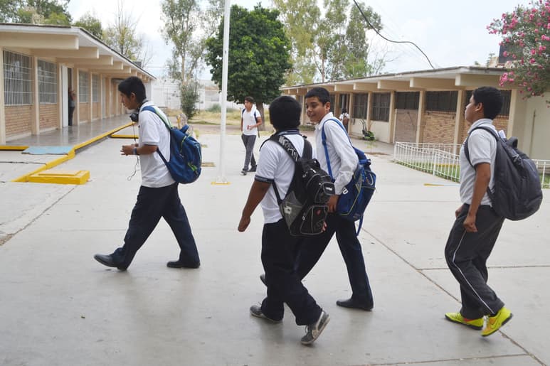 Motivo. Según la Comisión Pro Observancia, a ningún alumno se le debe prohibir el acceso a la educación por las cuotas.