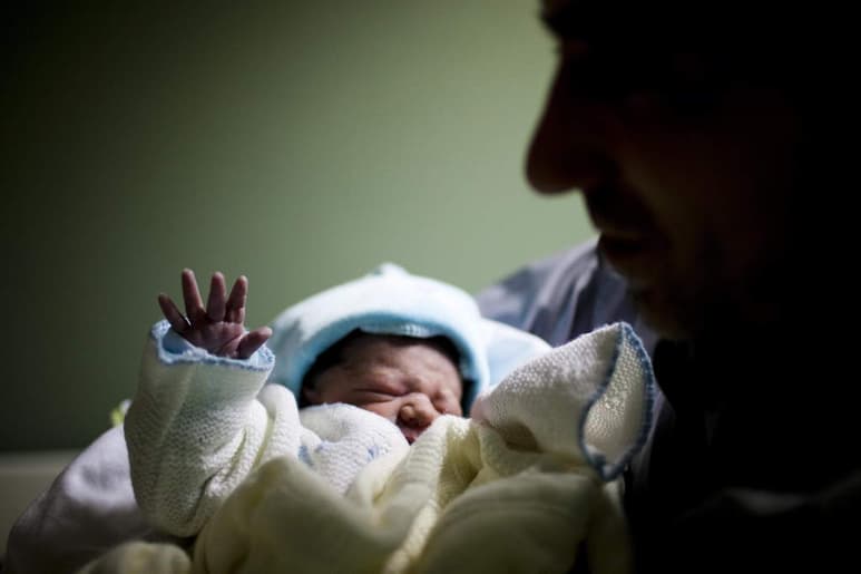 Por los delitos de suposición, supresión, ocultación y sustitución de un infante los implicados podrían alcanzar una pena de 6 meses a 6 años de cárcel y de 15 a 40 años de prisión por sustracción y tráfico de menores. (ARCHIVO)