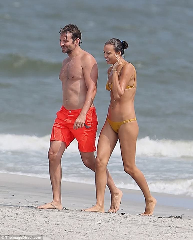 Irina fue captada al lado de su actual pareja, el actor Bradley Cooper. (Tomada del sitio DailyMail.co.uk)