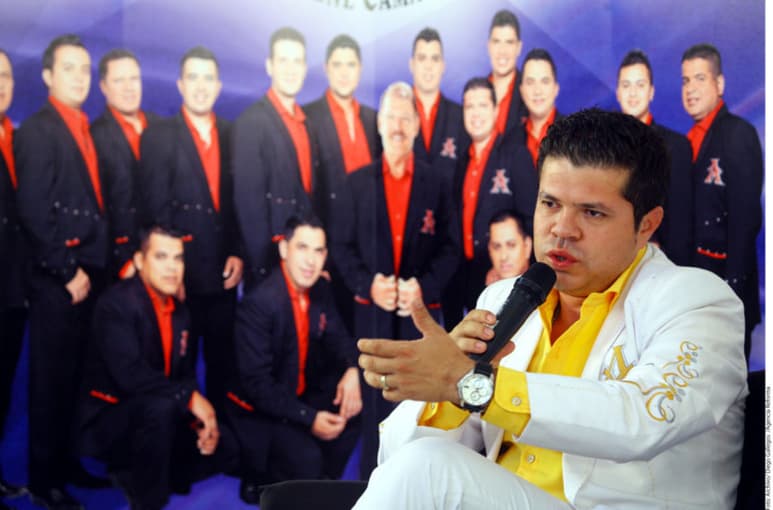 Jorge Medina, vocalista de La Arrolladora Banda El Limón, se sometió a la burla de los usuarios de Facebook al equivocarse sobre la nacionalidad de Miguel Hidalgo y Costilla en Twitter.