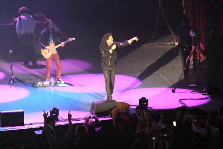 Carlos Vives inundó de ritmos colombianos al Auditorio Nacional. (Notimex)