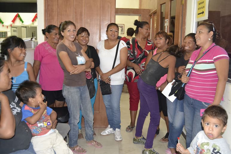 Petición. Habitantes de la colonia Luis Donaldo Colosio, piden que no cierren secundaria nocturna.