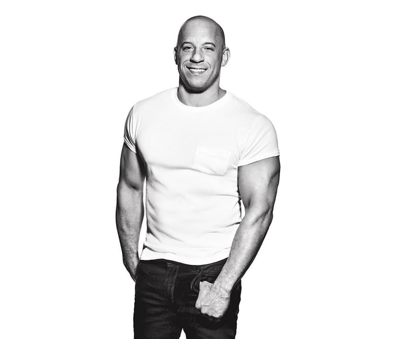 ¿Gordo?. El actor Vin Diesel compartió un video junto con un pastel donde no dudó en comerse un pedazo.