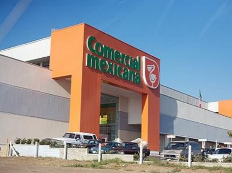 La empresa de Ricardo Martín Bringas acordó que de las 26 tiendas condicionadas, 14 serán retenidas y excluidas de la transacción por la compañía escindida (CCM2) una vez que la actual Controladora Comercial Mexicana (CCM) termine su proceso de escisión y reestructura corporativa.