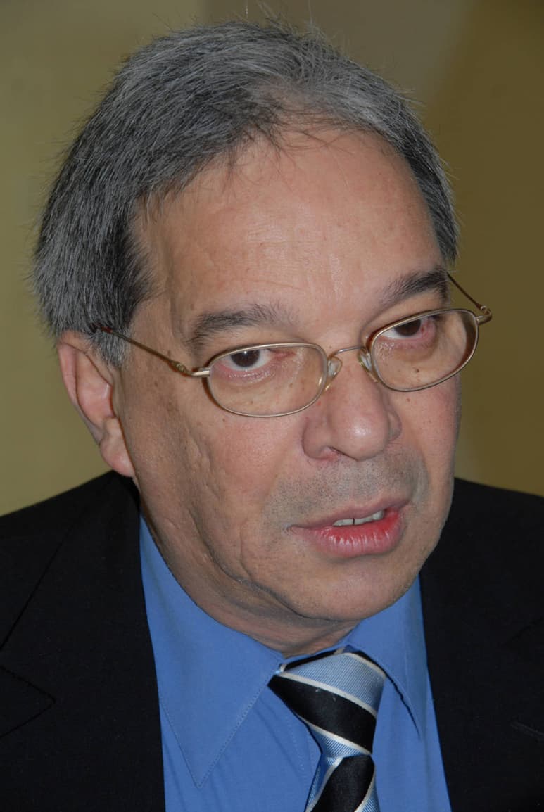 Carrera. Jesús Vicente Flores Morfín obtuvo la licenciatura en Electrónica e Ingeniería; Maestría en Sistemas de Información. (ARCHIVO)