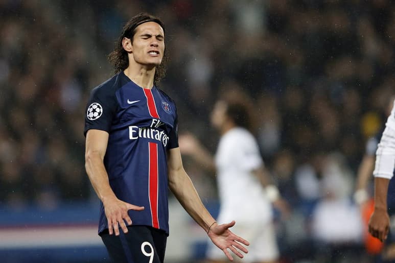 Edinson Cavani no ha podido destacar con el París Saint Germain esta temporada; el uruguayo ha sido titular en sólo 2 de los últimos 8 juegos. (EFE)
