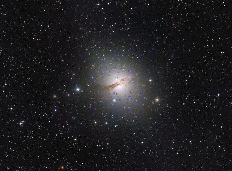 Algunas estrellas nacieron cientos de millones de años después de la formación de la estructura principal. (ARCHIVO)