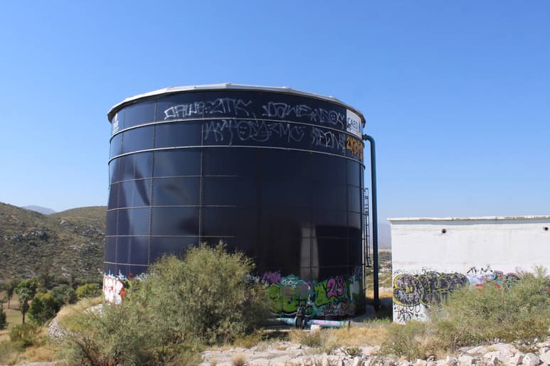 Colapsado. El megatanque ubicado en el cerro de la colonia El Campestre costó 4.5 millones de pesos y nunca ha funcionado.