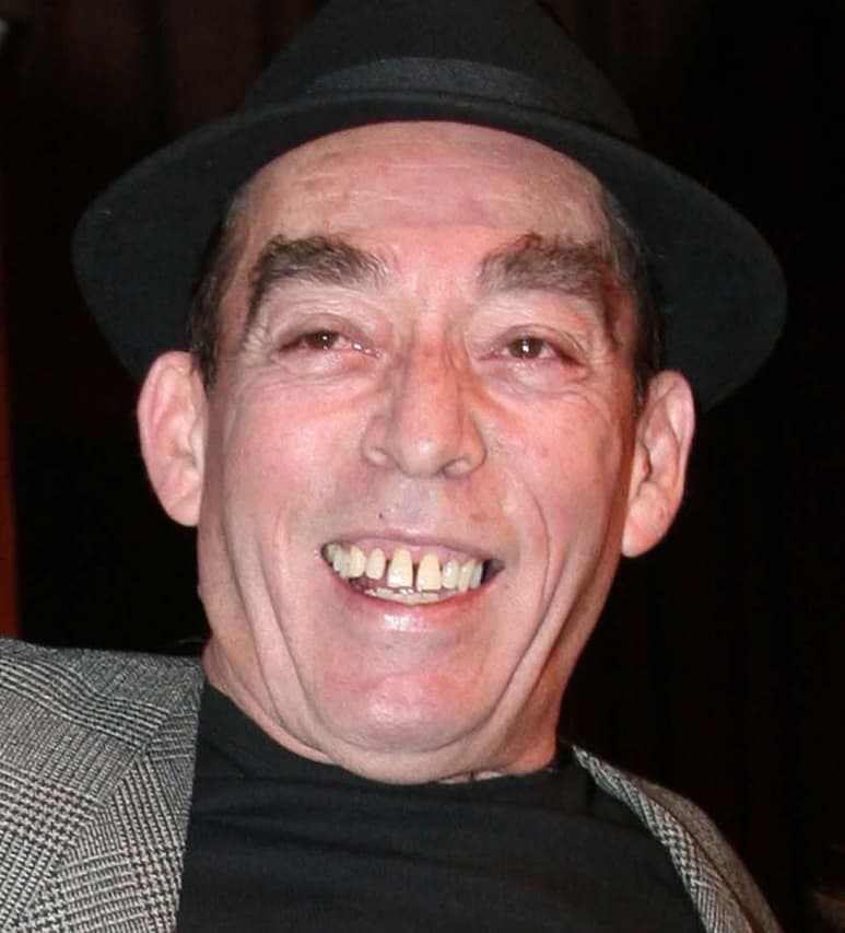 Pierde la batalla. Apenas el año pasado el comediante anunció que se encontraba recibiendo tratamiento para el cáncer de vejiga que padecía.