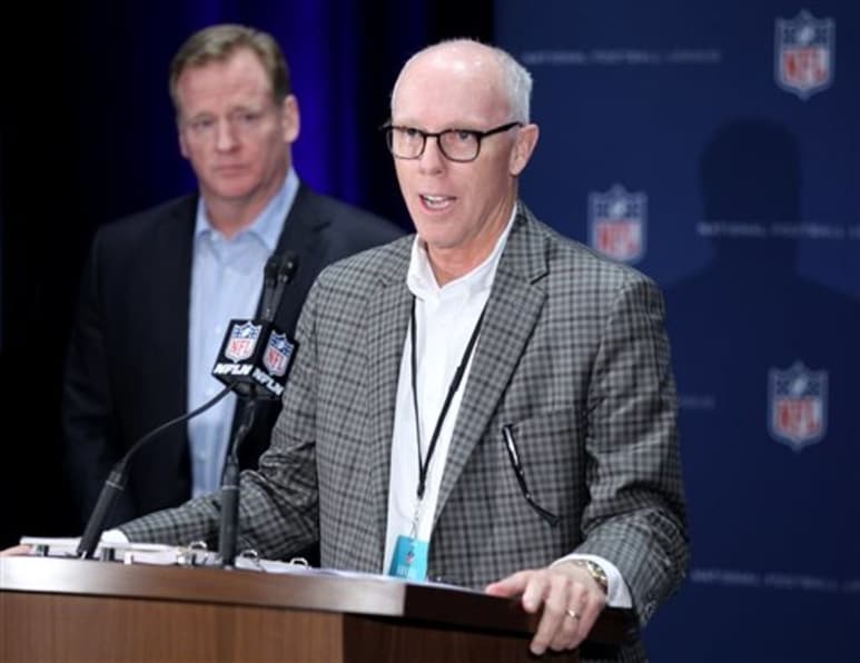 El dueño de los Raiders pretende mover la cede del equipo.
