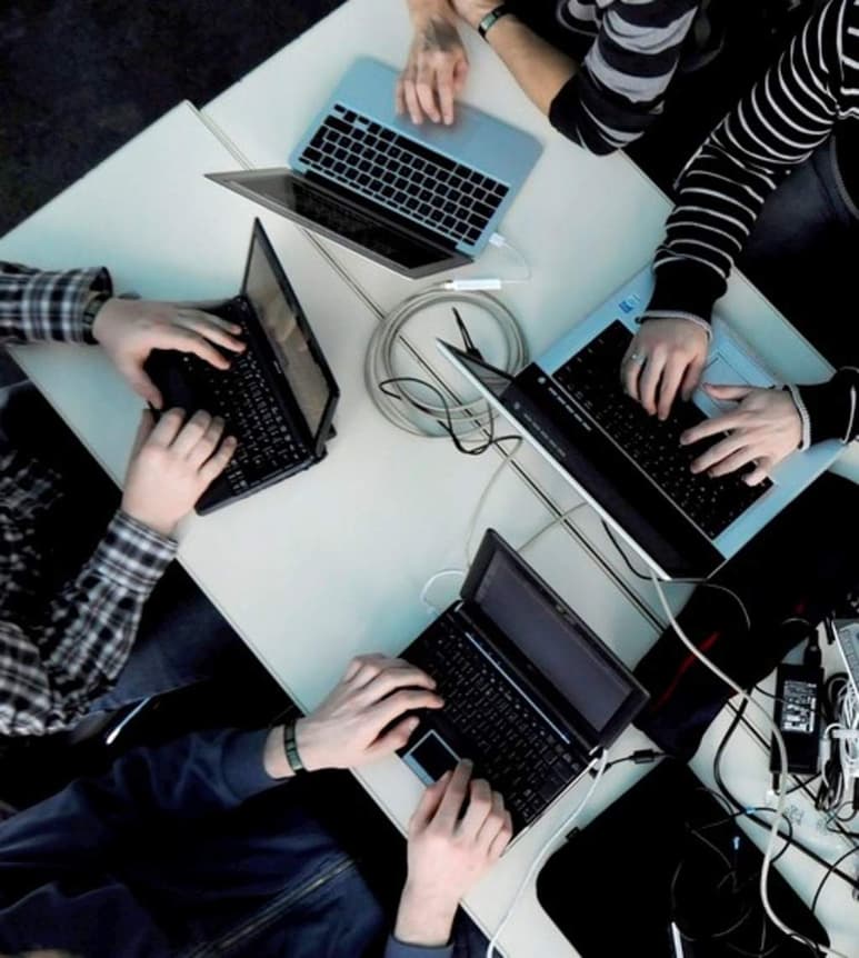 Hacking Team creó los programas Da Vinci y Galileo que sirven para infectar teléfonos, computadoras y tabletas para extraer todo tipo de datos, desde fotos y videos, hasta contraseñas y escucha de llamadas telefónicas. (ARCHIVO)