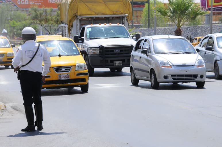 El año pasado de abril a mayo la cantidad de sanciones fue de 37 mil 044 y este año se llevan 49 mil 538.
En la semana que concluyó van levantadas 3 mil 995 multas. (ARCHIVO)
