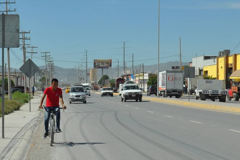 Carretera. La Ciudad Industrial de Torreón pidió la construcción de una ciclovía en apoyo a sus trabajadores. (EL SIGLO DE TORREÓN)