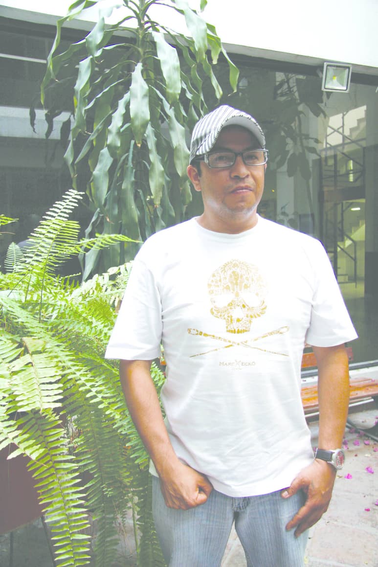Colectivo. El director del taller de artes gráficas Rayón de Zacatecas, Pedro López Recéndez, representa a más de sesenta talleres de gráfica que hicieron parte del proyecto en relación a la Lucha Libre.