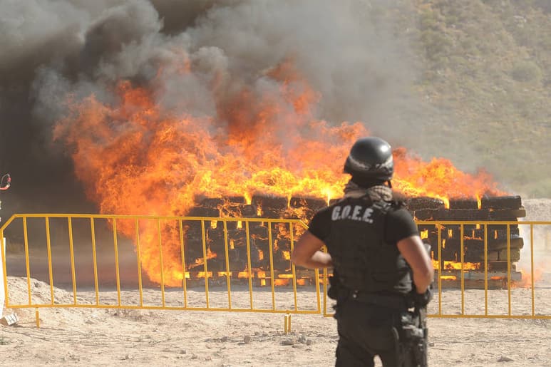 Destrucción. Queman droga decomisada en los primeros cinco meses del año en Coahuila.
