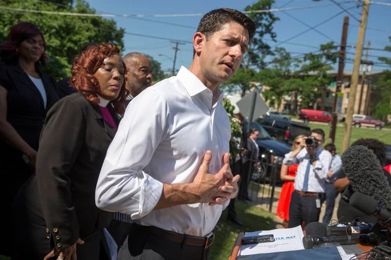 Señala. Paul Ryan criticó a Donald Trump.