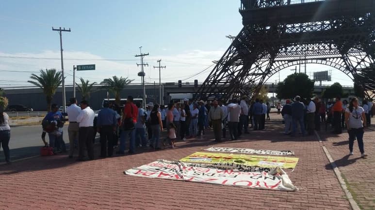 El contingente salió de la réplica de la Torre Eiffel de Gómez Palacio. (IVÁN CORPUS) 