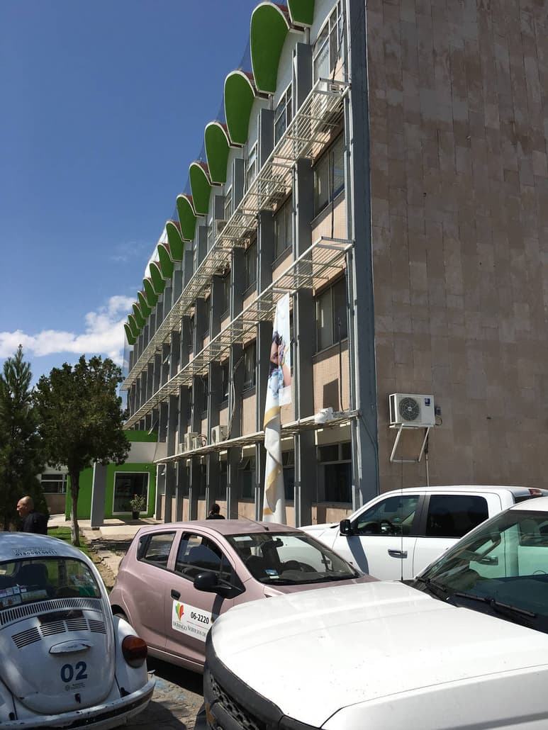Seguridad. Si alguno de los médicos está en una zona en donde corran algún riesgo puede ser retirado.