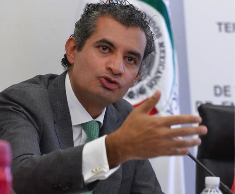 El exfuncionario participará en el proceso de elección interna para dirigir al Partido Revolucionario Institucional (PRI), donde milita desde 1991. (ESPECIAL)