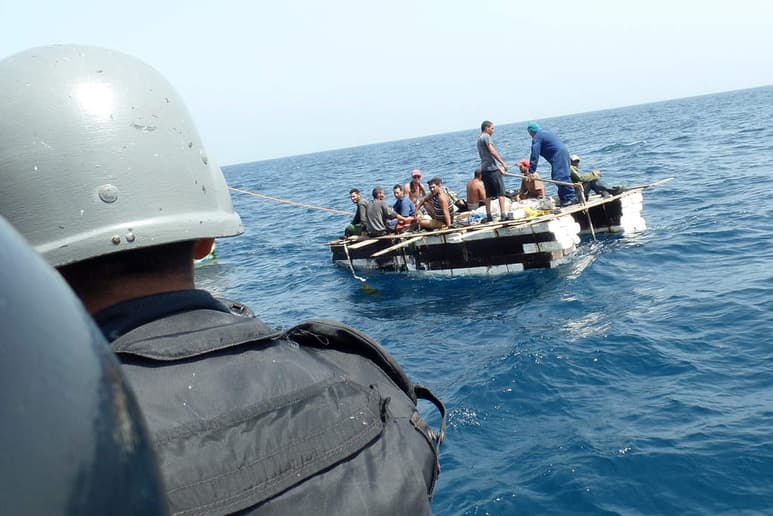En 2015 fueron rescatados 78 antillanos en aguas yucatecas, por lo general por embarcaciones pesqueras. (ARCHIVO)