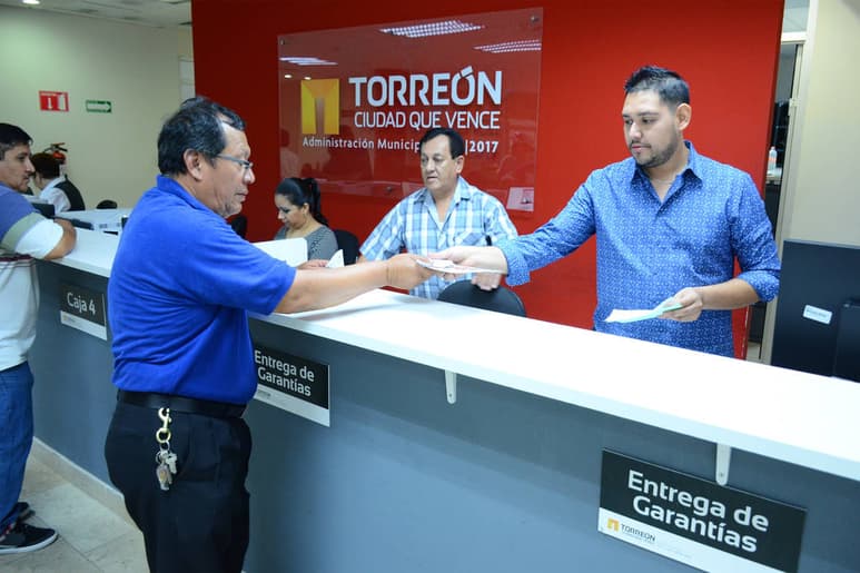 Rápido. Aseguran que en menos de 10 minutos se entregan las garantías vehiculares. (Fernando Compeán)