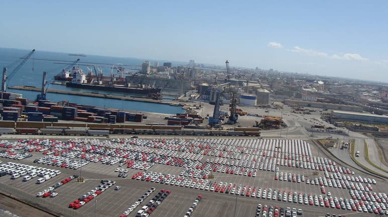 Exportación. Según el reporte de la AMIA las exportaciones cayeron casi cinco por ciento.