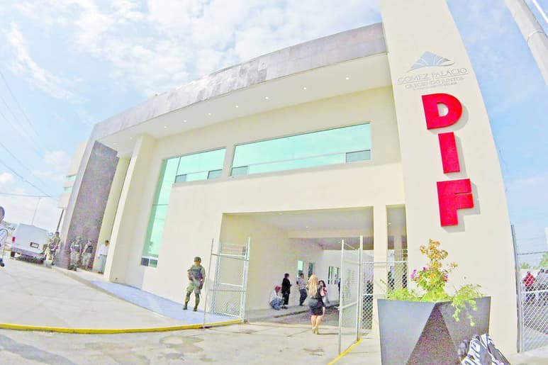 Cumplimiento. Se logró el objetivo de culminar los trabajos en su totalidad dentro y fuera de las instalaciones del nuevo DIF municipal, donde además se realizó el tercer informe de Any Mexsen. (EL SIGLO DE TORREÓN)