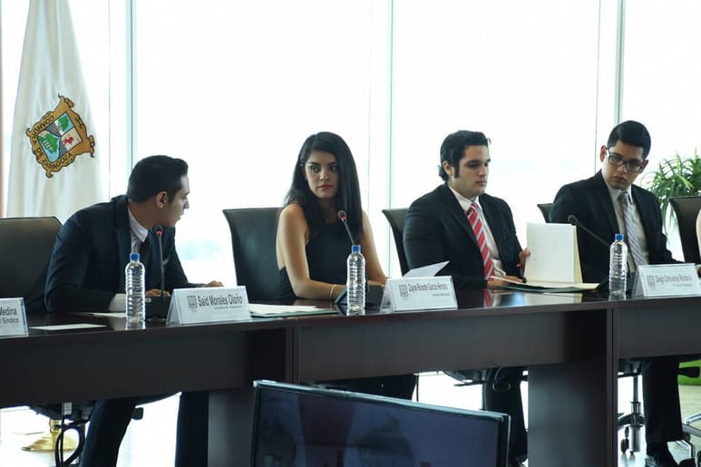 Proyectos. Ayer se realizó el Cabildo Juvenil 2016 en el marco del Día Internacional de la Juventud. Participaron jóvenes de diversas instituciones educativas públicas y privadas. (Fernando Compeán)