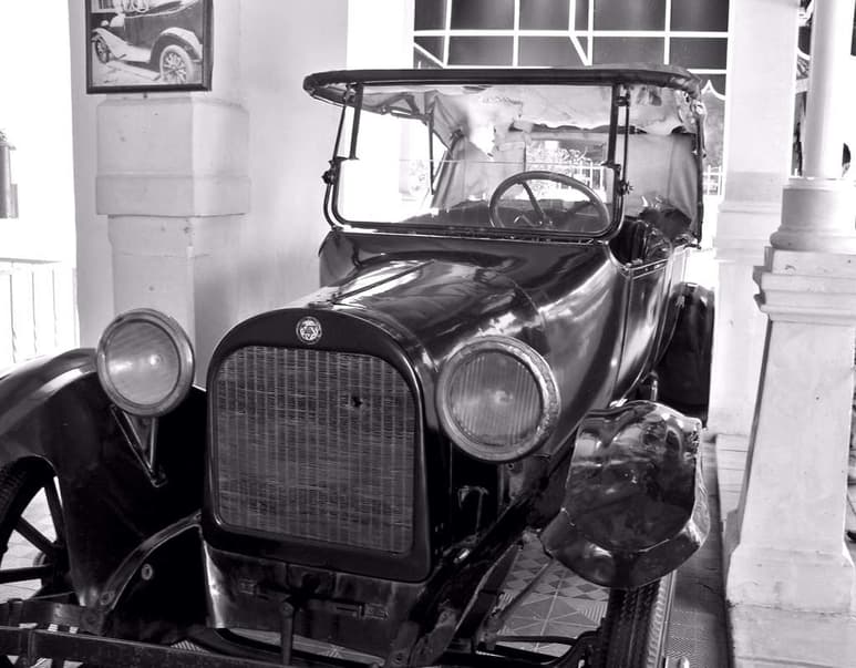 Las desventuras del coche de Villa