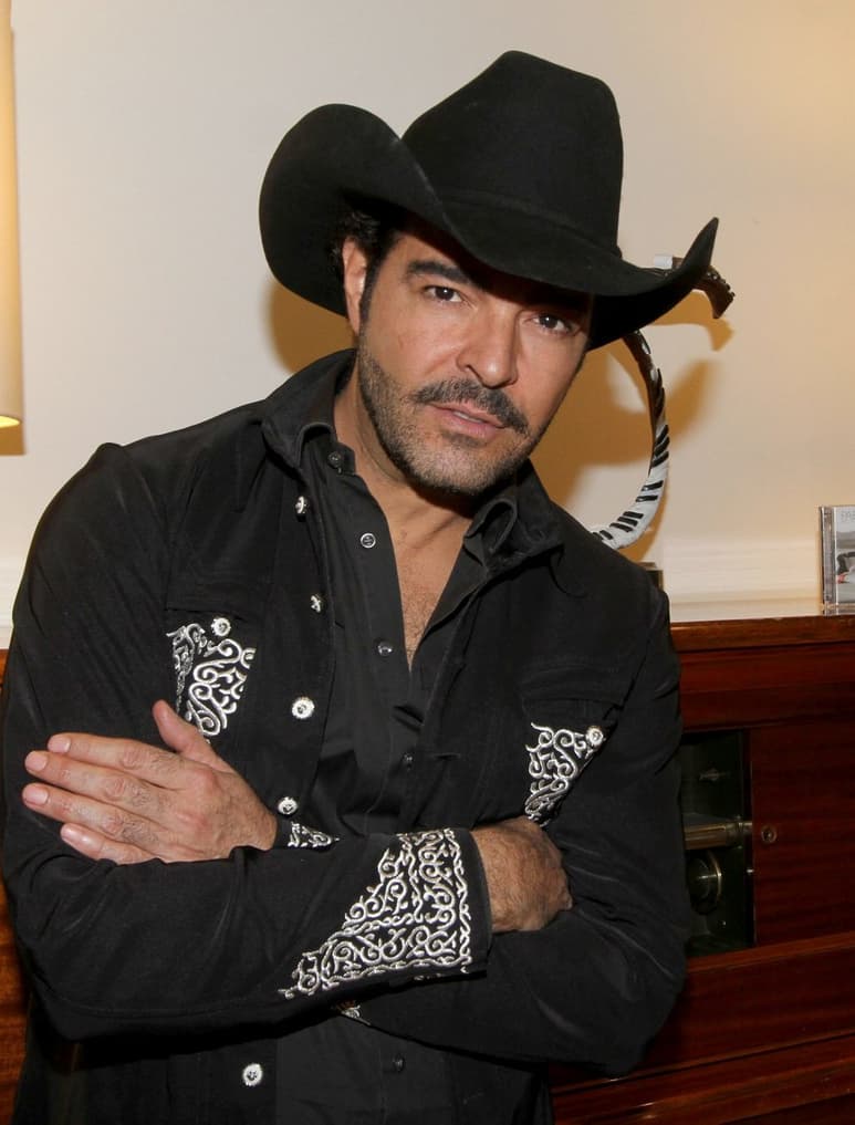 1974: Nace el cantante y actor mexicano Pablo Montero