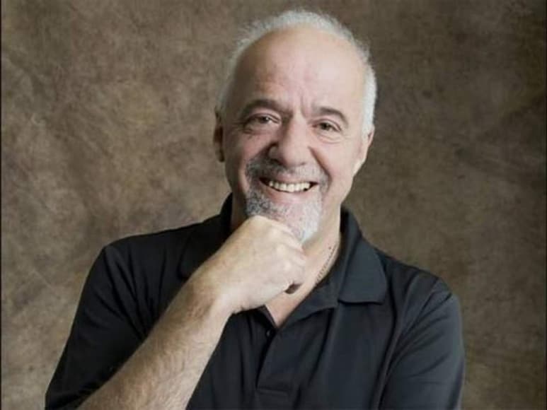1947: Nace el autor brasileño Pablo Coelho