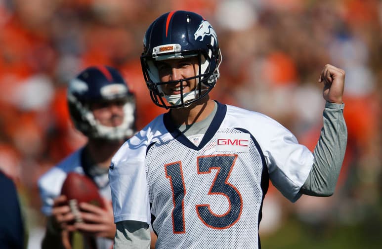 El mariscal de campo de los Broncos de Denver, Trevor Siemian, recibió descanso para recuperarse de un hombro adolorido. Gary Kubiak le da un descanso a Trevor Siemian