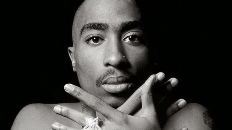 Tupac (también conocido como 2Pac) se crió entre la pobreza y la violencia de las calles y como adolescente ingresó en una escuela de arte en Baltimore, donde desarrolló su interés por la música y la interpretación. (ARCHIVO)